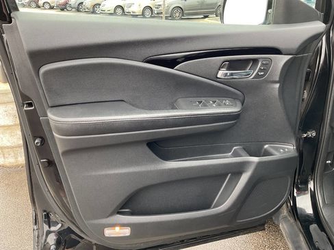 Used 2016 Honda Pilot Touring image 27