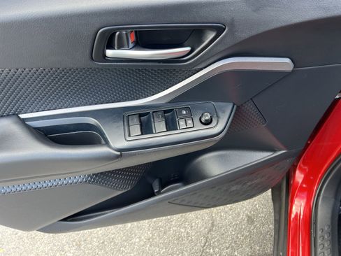 Used 2020 Toyota C-HR LE FWD image 14