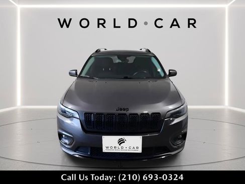 Used 2021 Jeep Cherokee Latitude Plus FWD image 2