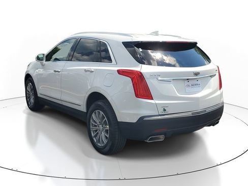 Used 2018 Cadillac XT5 Luxury w/ Driver Awareness Package AWD/4WD image 3