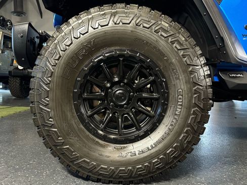 Used 2024 Jeep Wrangler Unlimited Sport image 27