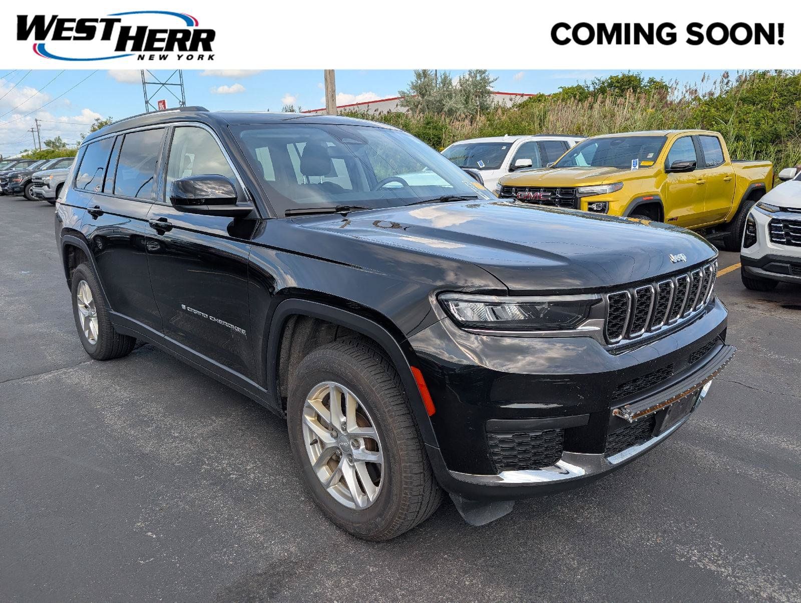 Used 2023 Jeep Grand Cherokee L Laredo AWD/4WD image 1
