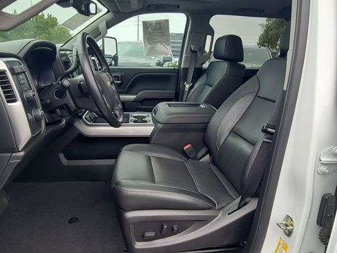 Used 2019 Chevrolet Silverado 2500 LTZ w/ Duramax Plus Package AWD/4WD image 18