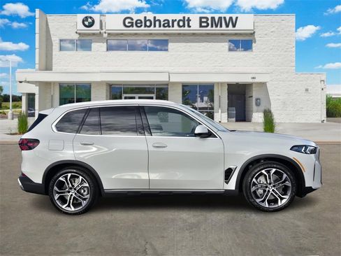 New 2026 BMW X5 xDrive50e w/ Premium Package image 4