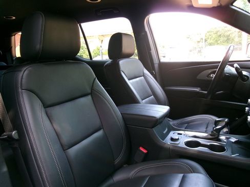 Used 2022 Chevrolet Traverse LT w/ LPO, Floor Liner Package AWD/4WD image 22
