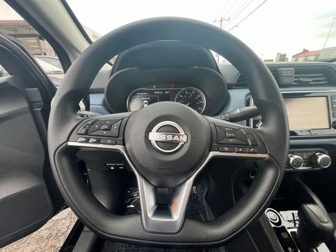 Used 2025 Nissan Versa SV FWD image 25