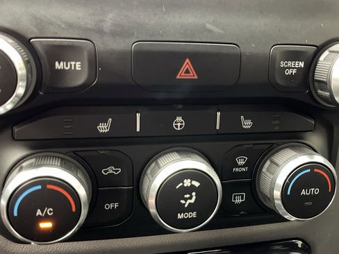 Used 2019 RAM 1500 Big Horn AWD/4WD image 23