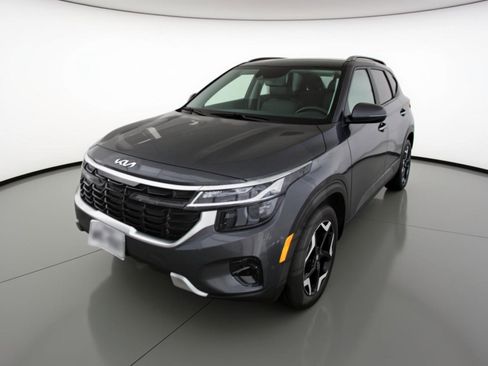 Used 2025 Kia Seltos S image 3