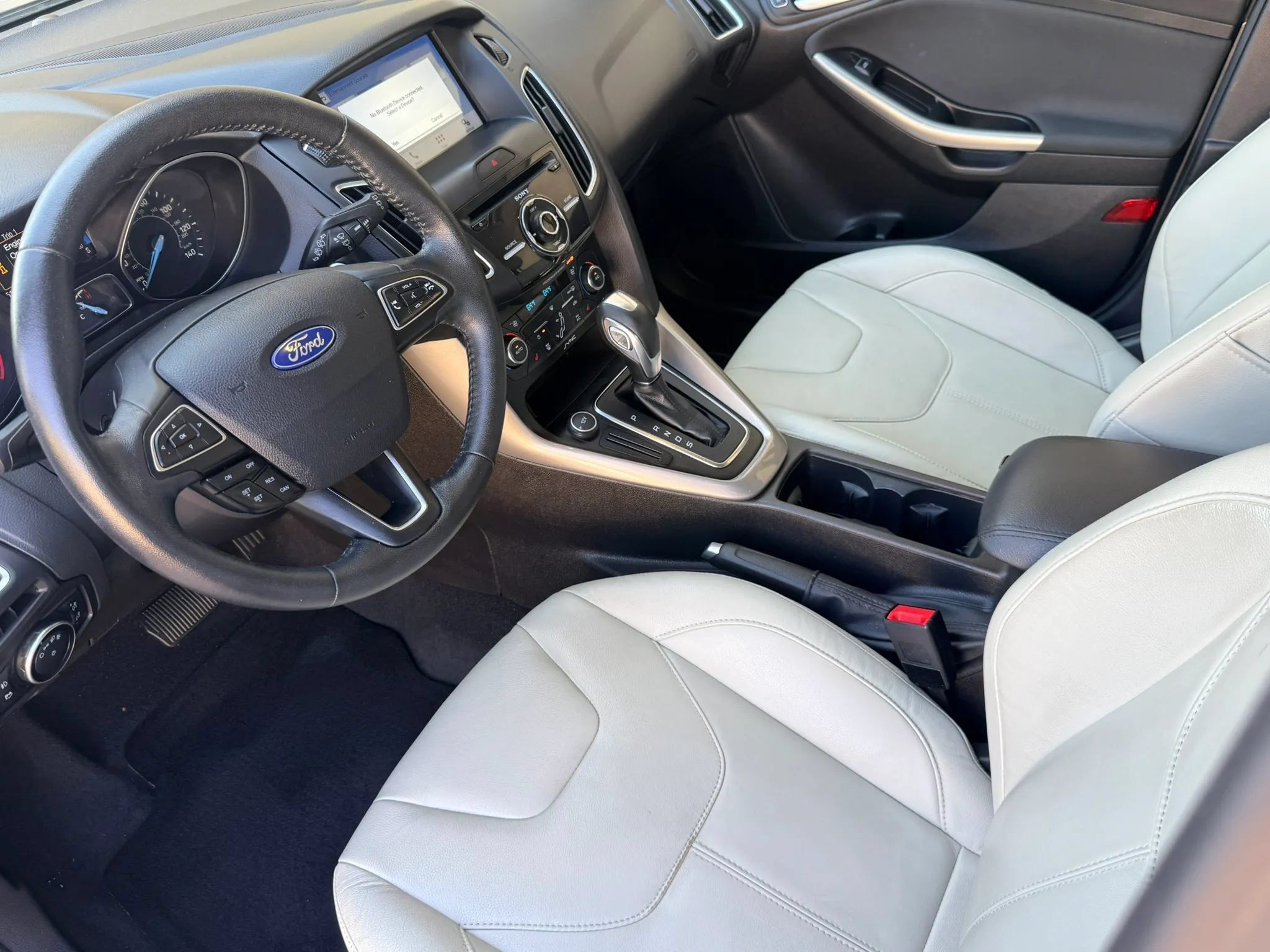 Used 2016 Ford Focus Titanium FWD image 18
