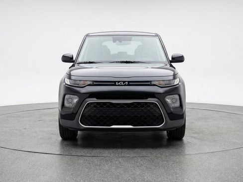 Used 2025 Kia Soul LX w/ LX Technology Package FWD image 2