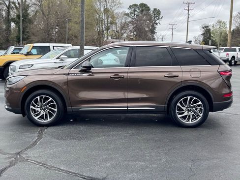 Used 2022 Lincoln Corsair Standard image 3