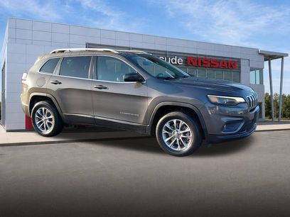 Used 2019 Jeep Cherokee Latitude Plus w/ Comfort/Convenience Group