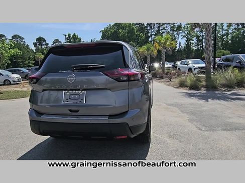 Used 2025 Nissan Rogue SV FWD image 31