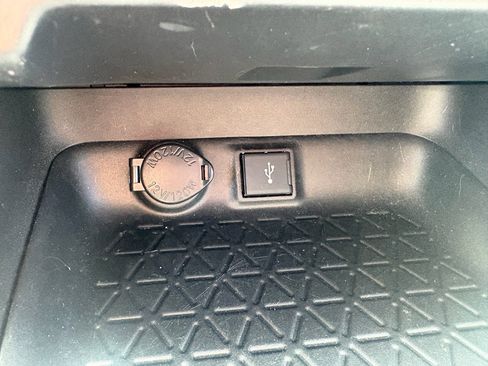 Used 2020 Toyota RAV4 LE FWD image 22