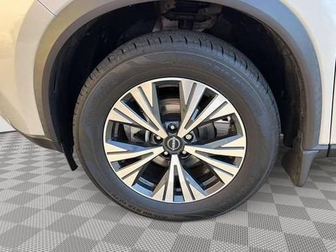 Used 2023 Nissan Rogue SV w/ SV Premium Package AWD/4WD image 14