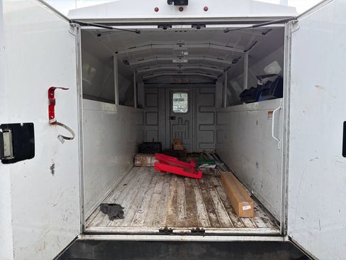 Used 2022 Ford E-350 and Econoline 350 Super Duty w/ Power Windows & Locks Group image 16