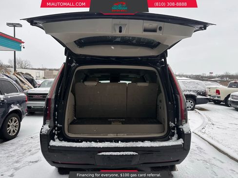 Used 2016 Cadillac Escalade Luxury image 8