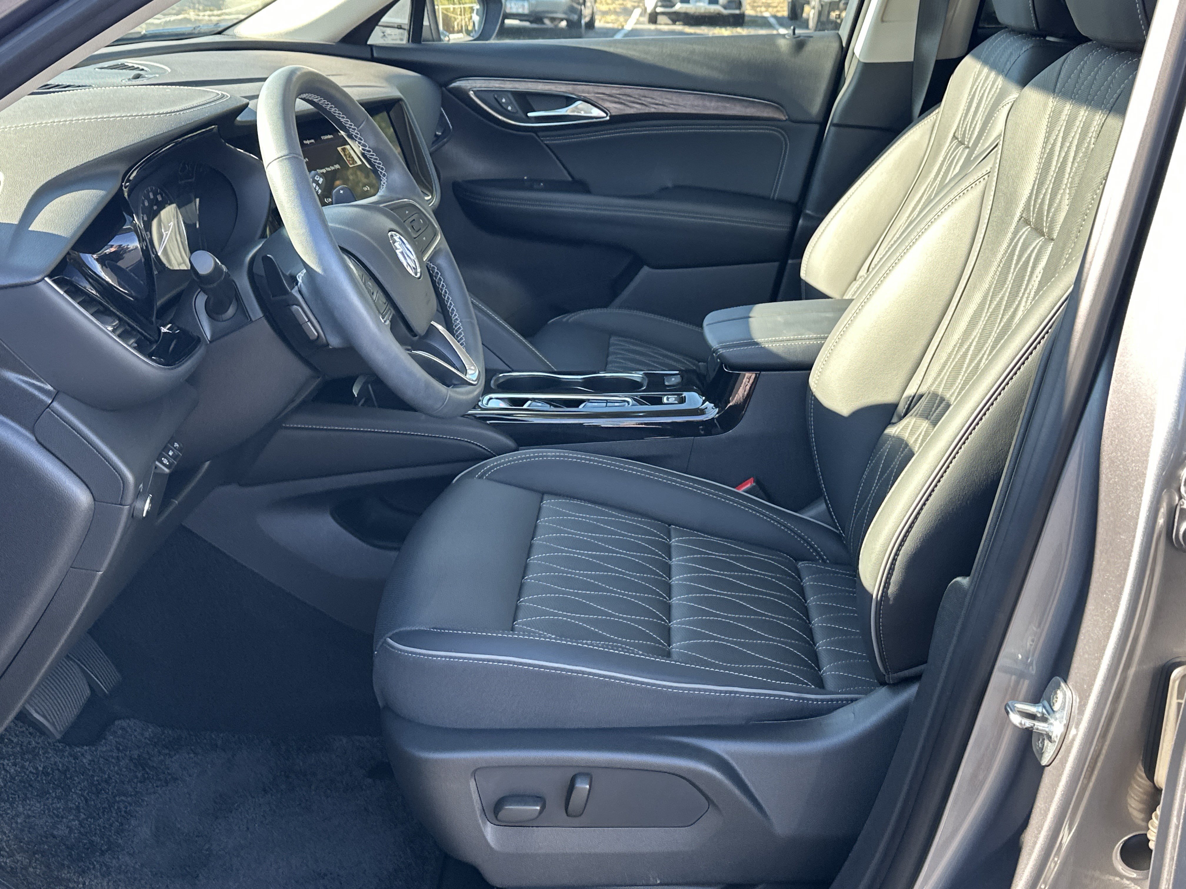 Used 2022 Buick Envision Avenir w/ Technology Package II FWD image 10