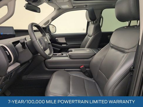 Used 2025 Ford Expedition Active RWD image 4