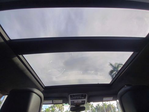 Used 2018 Land Rover Range Rover Supercharged AWD/4WD image 13