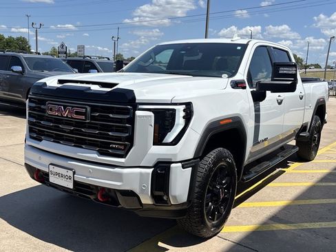 Used 2025 GMC Sierra 2500 AT4 AWD/4WD image 9