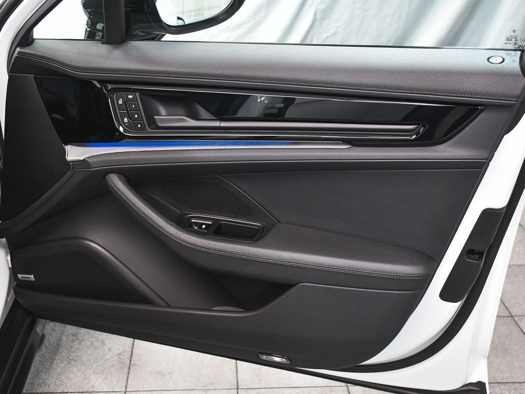Used 2025 Porsche Panamera 4 E-Hybrid AWD/4WD image 17