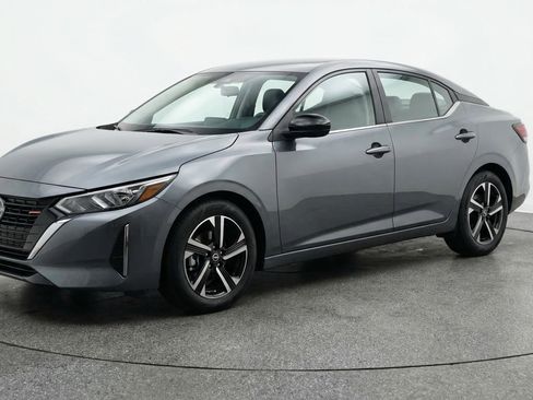 Used 2025 Nissan Sentra SV image 3
