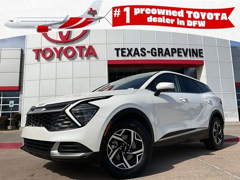 Used 2025 Kia Sportage LX image 1