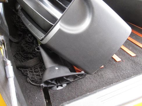 Used 2003 Chevrolet SSR w/ Preferred Equipment Group image 28