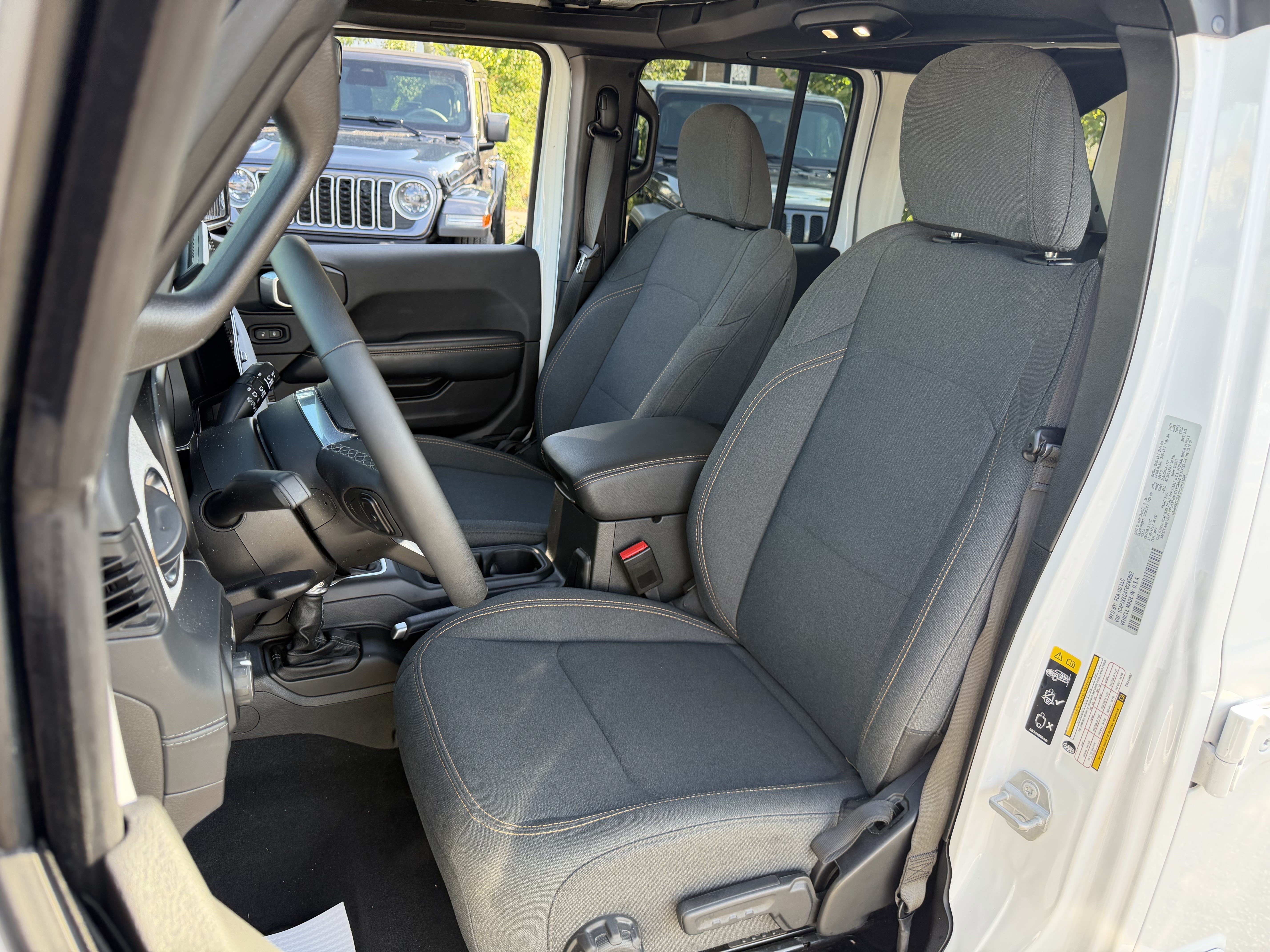 Used 2026 Jeep Wrangler Unlimited Sahara AWD/4WD image 16