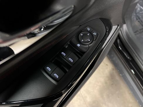 New 2026 Chevrolet Trax RS w/ Sunroof Package image 15