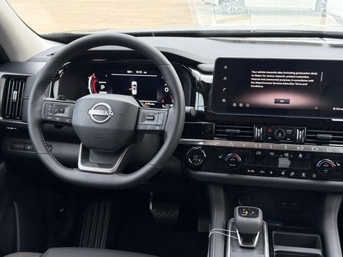 New 2026 Nissan Pathfinder SL FWD image 10