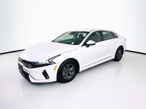 Used 2023 Kia K5 LXS image 3