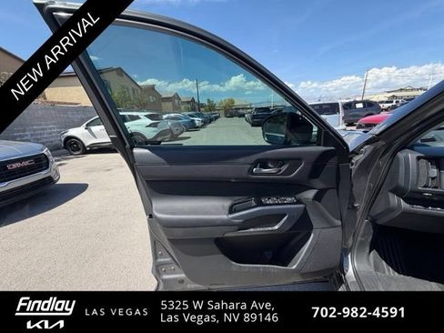 Used 2024 Nissan Pathfinder SL w/ SL Premium Package AWD/4WD image 9