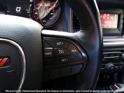 Used 2017 Dodge Charger SE w/ Blacktop Package image 42