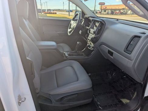 Used 2015 GMC Canyon W/T image 4