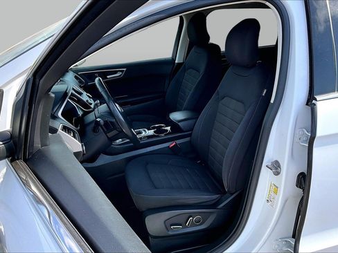 Used 2018 Ford Edge SEL FWD image 25
