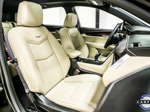 Used 2017 Cadillac XT5 Premium Luxury w/ Advanced Security Package image 33