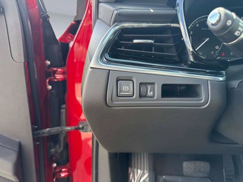 Used 2021 Cadillac XT6 Luxury image 37