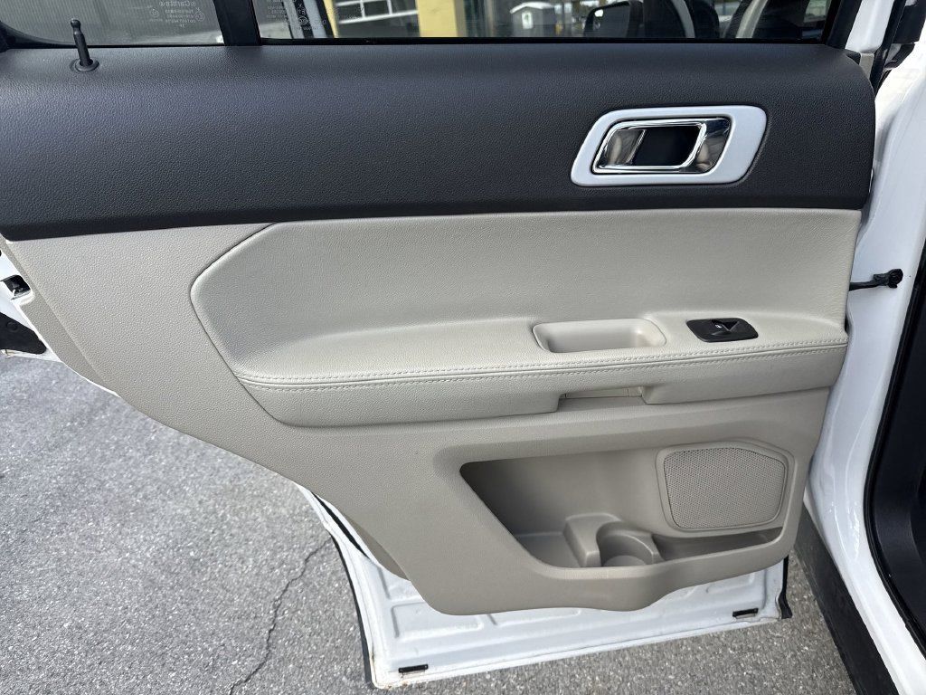 Used 2014 Ford Explorer XLT AWD/4WD image 22