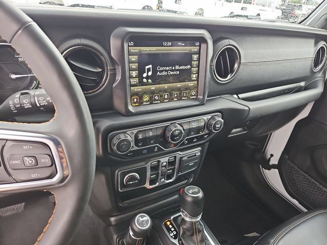 Used 2023 Jeep Wrangler Unlimited Sahara AWD/4WD image 11