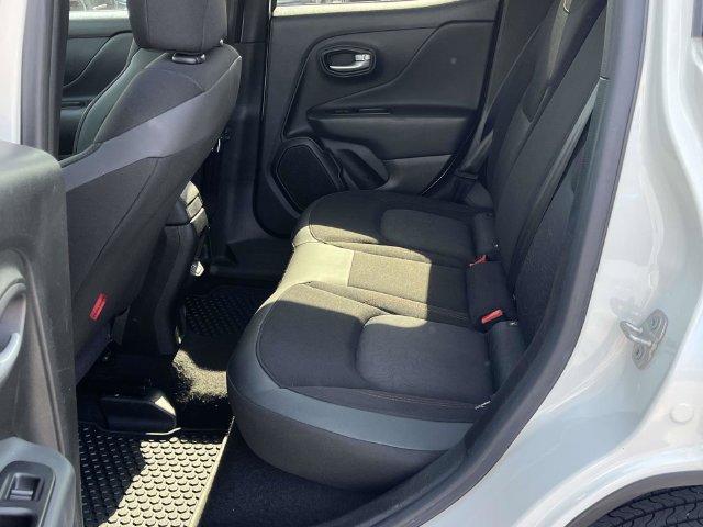 Used 2023 Jeep Renegade Trailhawk AWD/4WD image 15