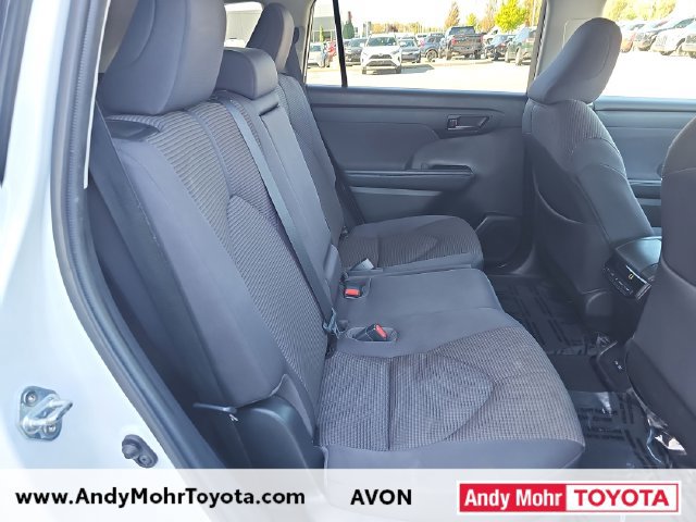 Certified 2022 Toyota Highlander L FWD image 31