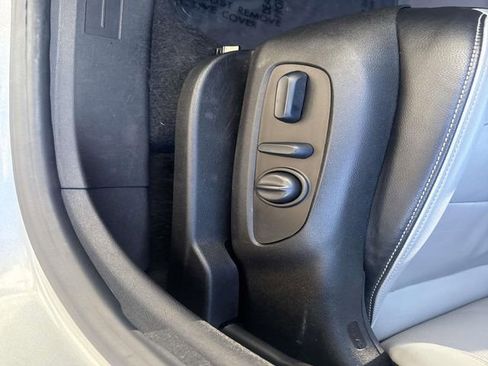 Used 2023 GMC Terrain SLT image 22