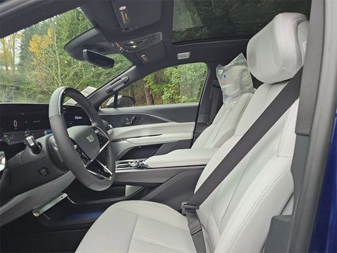 New 2026 Cadillac Lyriq Premium Sport image 21