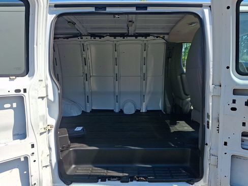 Used 2022 Chevrolet Express 2500 w/ Driver Convenience Package RWD image 11