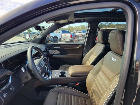 New 2026 GMC Acadia Denali Ultimate w/ LPO, Floor Liner Package image 12