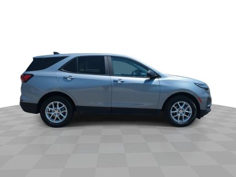 Used 2023 Chevrolet Equinox LS w/ LPO, Cargo Package FWD image 9