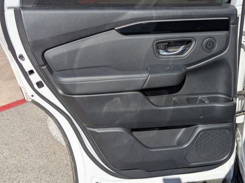 Used 2024 Honda Pilot EX-L image 16