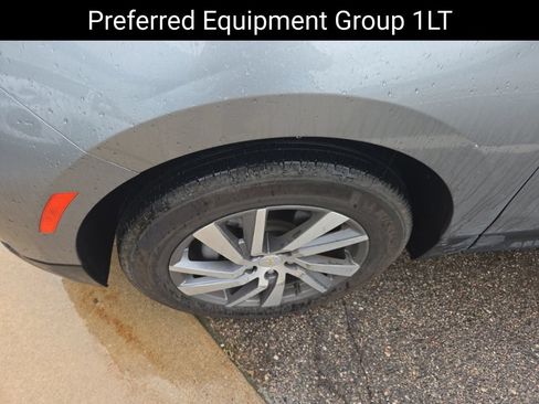 Used 2023 Chevrolet Equinox LT AWD/4WD image 9
